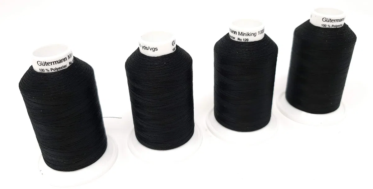 Gütermann miniking Juego Universal de Hilo Overlock de Hilo Cover Lock 4 konen por 1000 m (0000 Negro) para Máquina de Coser overlock o Cover Lock de Coser