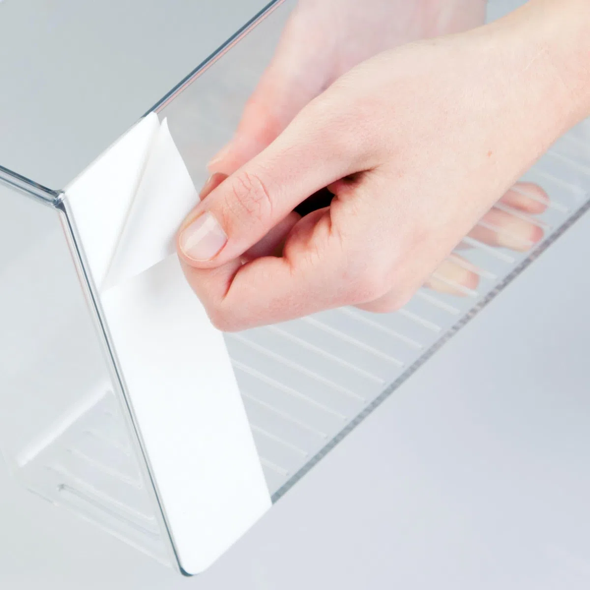 iDesign, AFFIXX, Organizador para cocina con sistema adhesivo de pelar y pegar, fuerte agarre, se elimina por completo, sin dañar las superficies, Claro