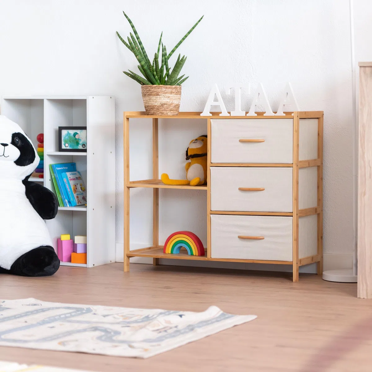 ATAA Estanteria con Cajonera Giant- Estantería de bambú Giant con 3 cajones de Tela – Mueble Organizador sostenible y Ligero – Ideal para Dormitorio, habitación Infantil o Pasillo