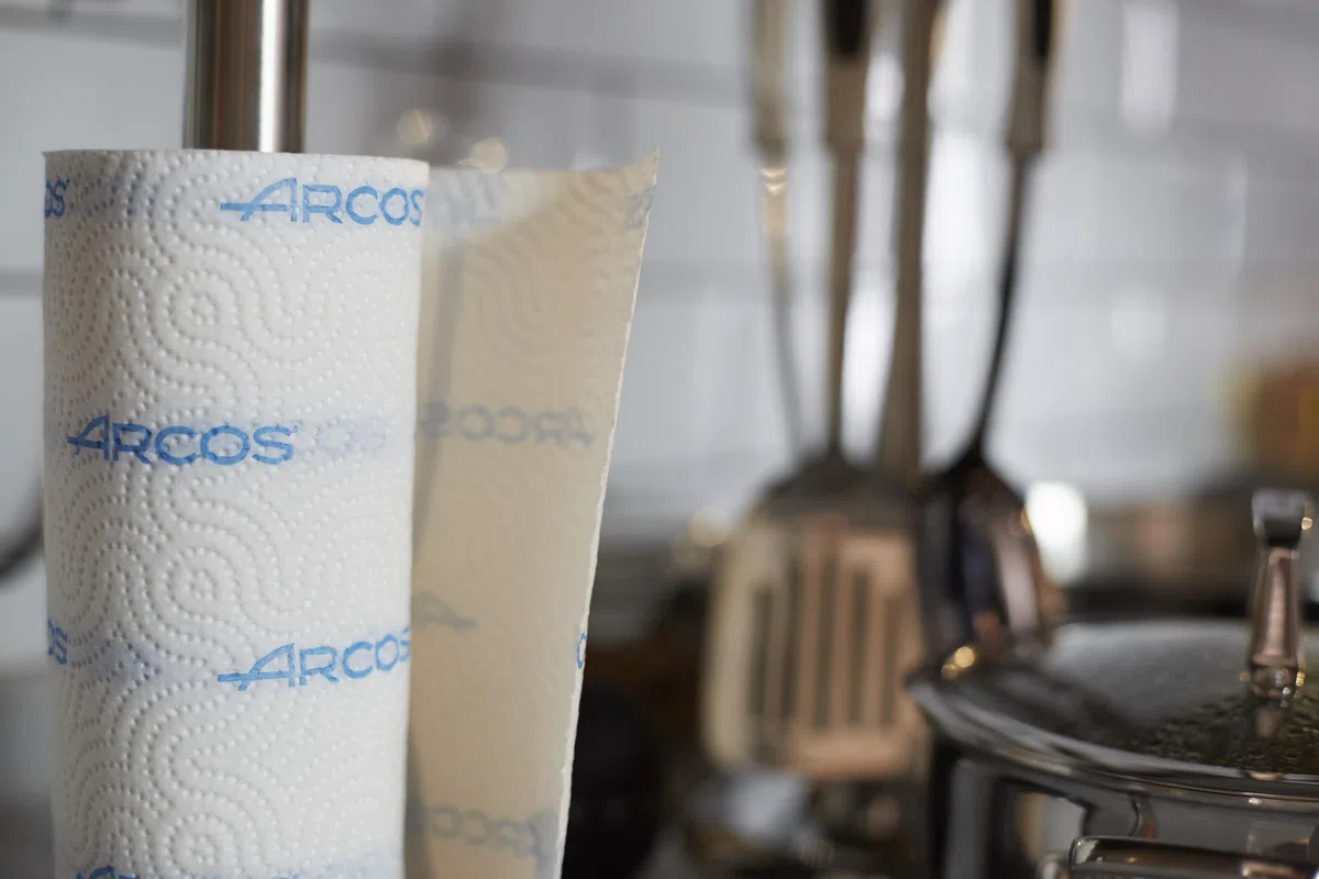 Arcos Portarrollos de Cocina Adherente - Acero Inoxidable y ABS, Instalación en Pared o Sobremesa, 280 mm Altura, 150 mm Base, Negro - Accesorios de Cocina Calidad Arcos