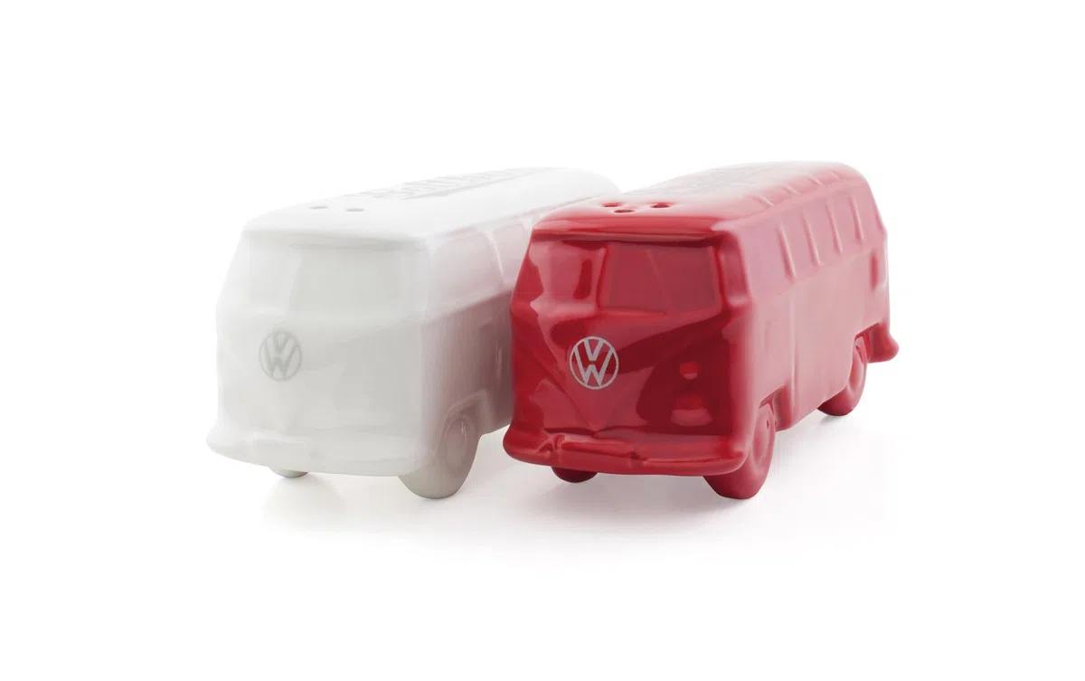 BRISA VW Collection - Volkswagen Salero y pimentero de cerámica T1 Camper Bus de 2 Piezas (Bus Clásico/Blanco y Rojo)