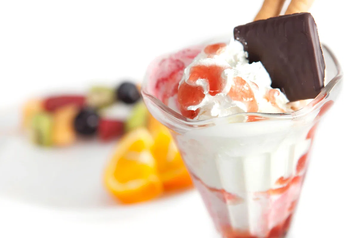Topkapi 250.872 – Juego de 6 copas de helado Chicago para postre, copas de cóctel, helado Sundae, 23,5 cl, altura 13 cm