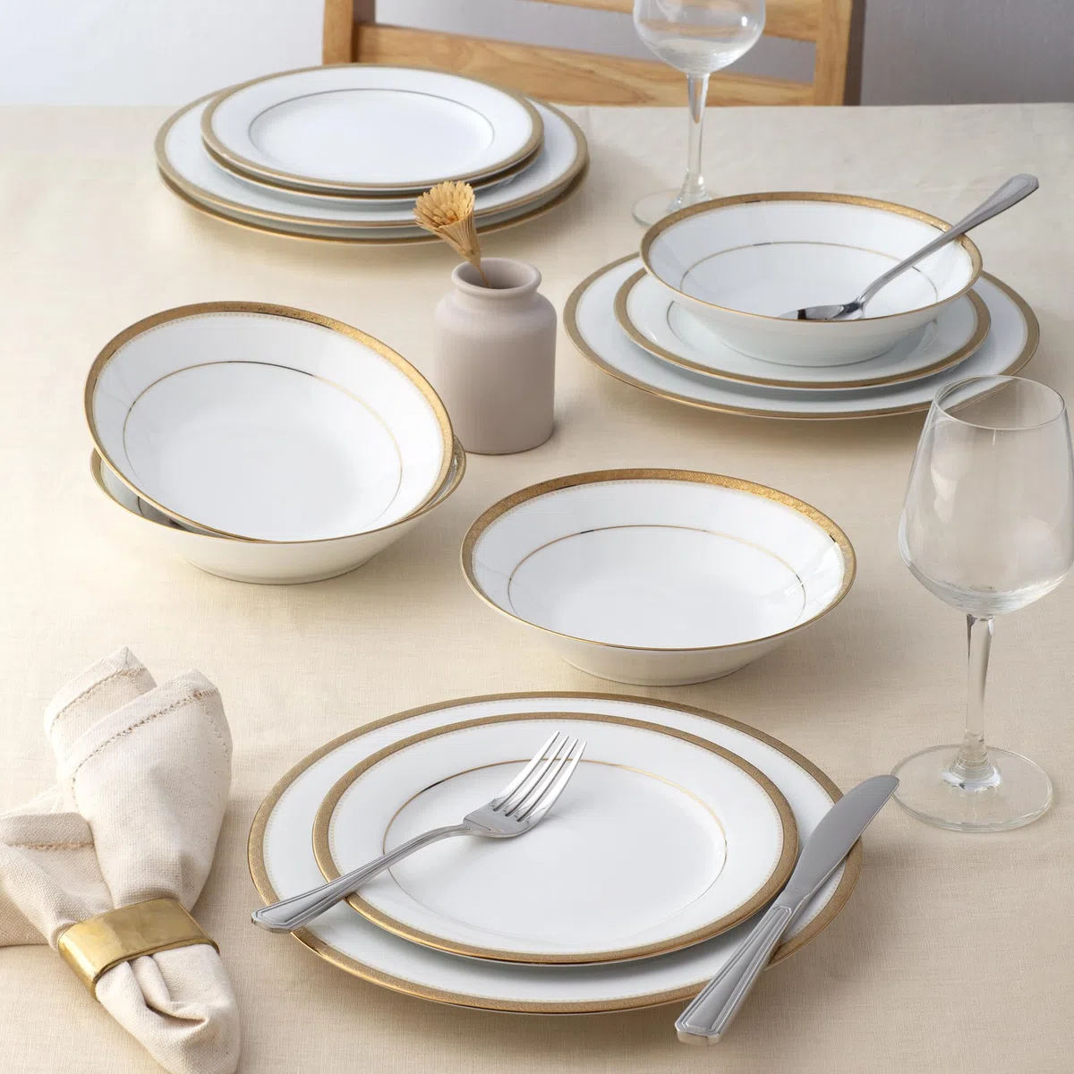 Noritake Charlotta Gold - Vajilla de 12 piezas, servicio para 4 personas