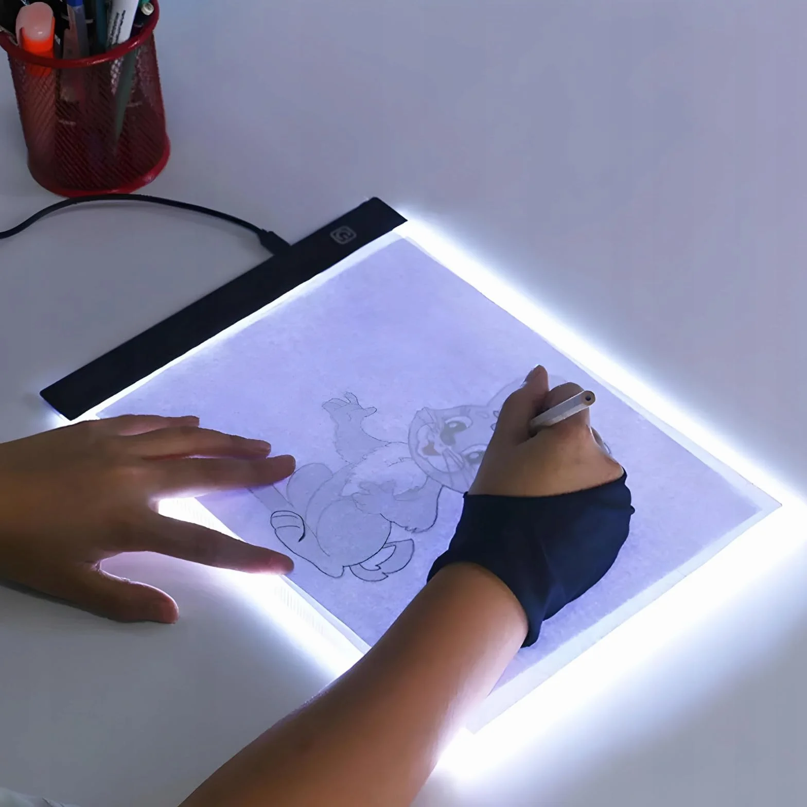 Retoo Mesa de Luz para Calcar A4, LED Tableta de Luz Dibujo Tablero de Pintura de Ultrafino de 4 mm, Cable USB Tablero luminoso para, Animación Dibujo Diseño Bosquejo Bordado Bocetos