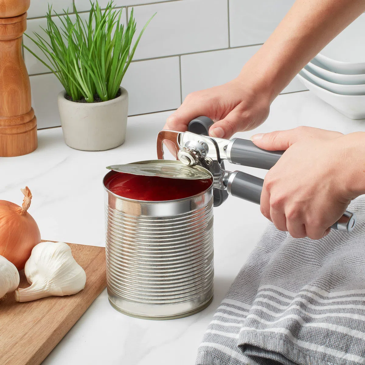 KitchenAid KE199OHCGA - Abrelatas multifunción gourmet, carbón, talla única