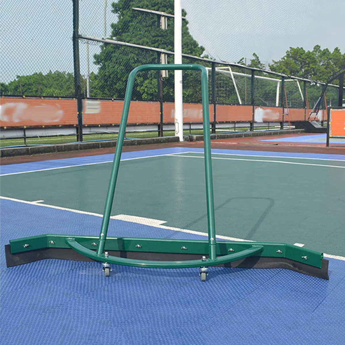 Escobilla de goma resistente con mango de aluminio y hoja de espuma EVA para escuelas, parques infantiles y centros comerciales