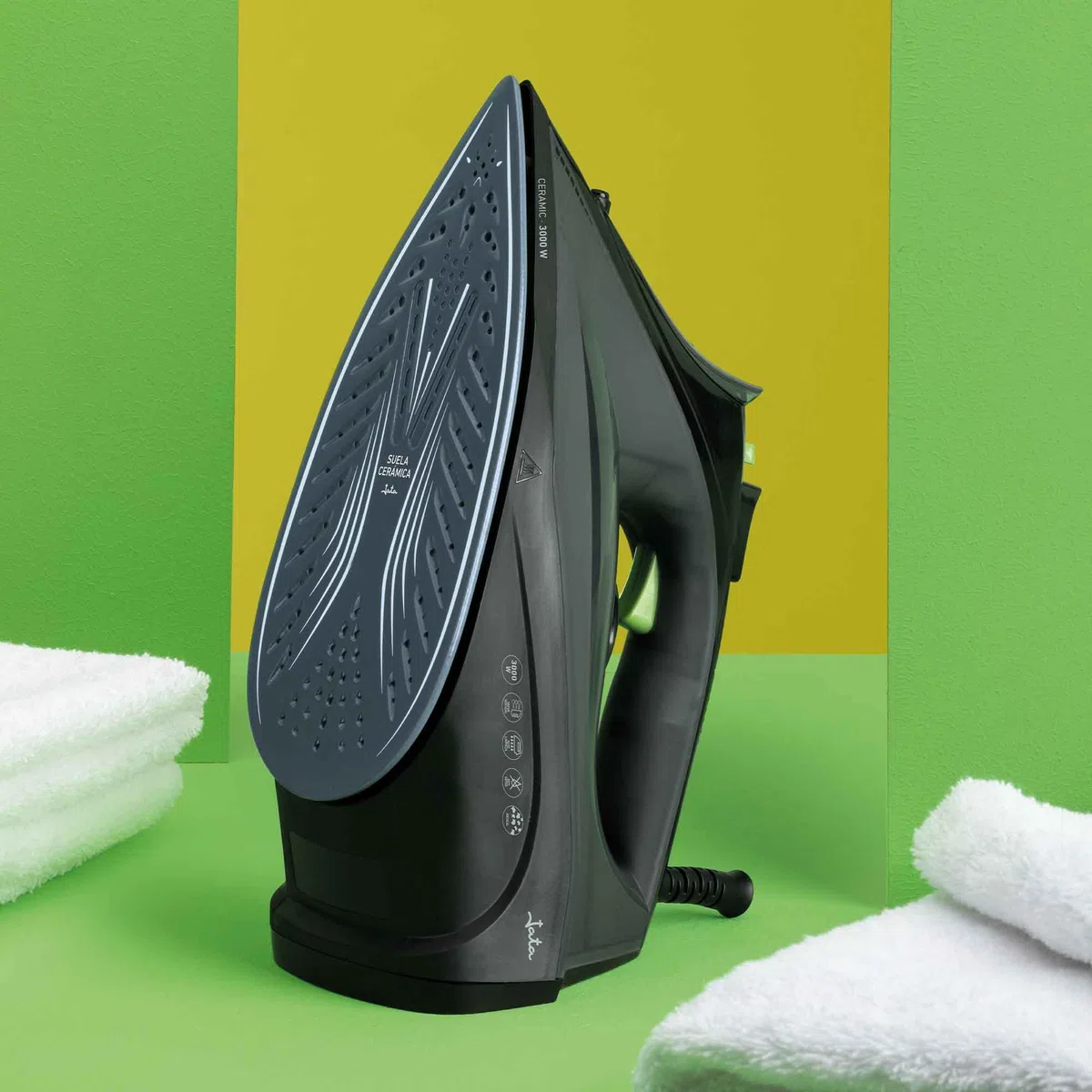 JATA JEPL2401 - Plancha de Vapor 3000W con Suela Cerámica, Golpe de Vapor 220 g/min, Vapor Vertical, Antical y Antigoteo, Depósito 450 ml, Plancha Ropa Profesional