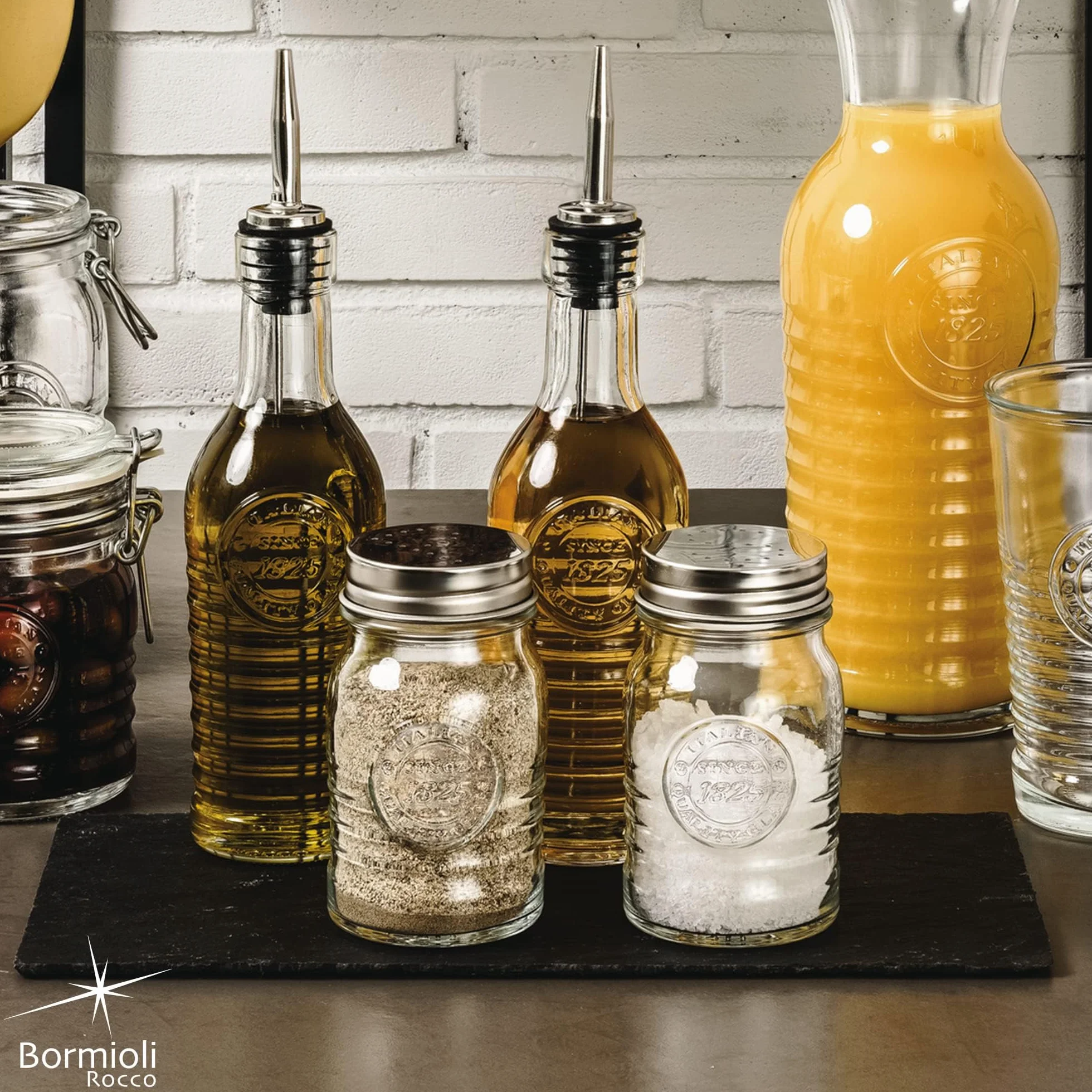 BORMIOLI ROCCO Botellas de cristal Officina 1825 – para aceite de oliva/vinagre – Boquilla vertedora de acero inoxidable – 268 ml – Lote de 2