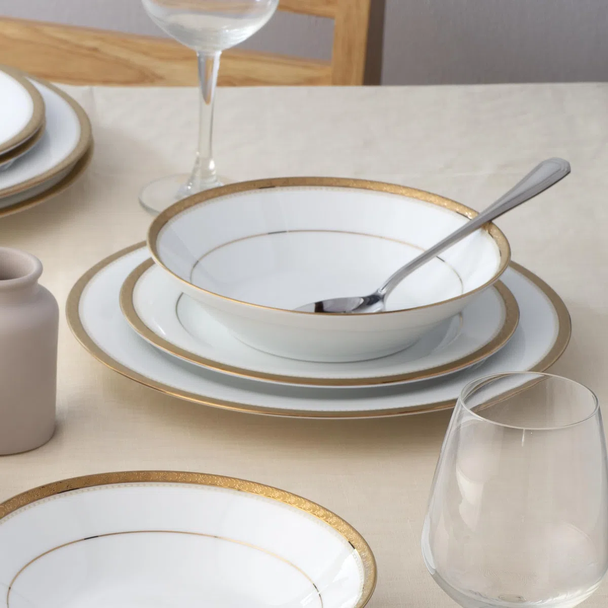 Noritake Charlotta Gold - Vajilla de 12 piezas, servicio para 4 personas