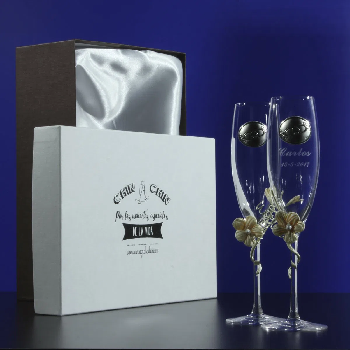 Curia Grabador Estuche Dos Copas para Boda grabadas y con Flor