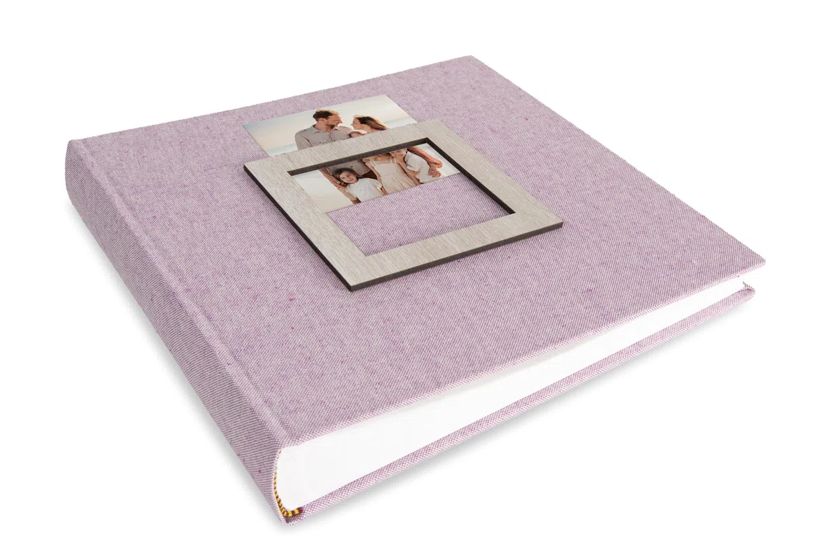 Mareli Álbum de fotos de 31 x 31 cm, 80 páginas con papel de seda, cubierta de tela de lino rosa con portafotos de madera en portada