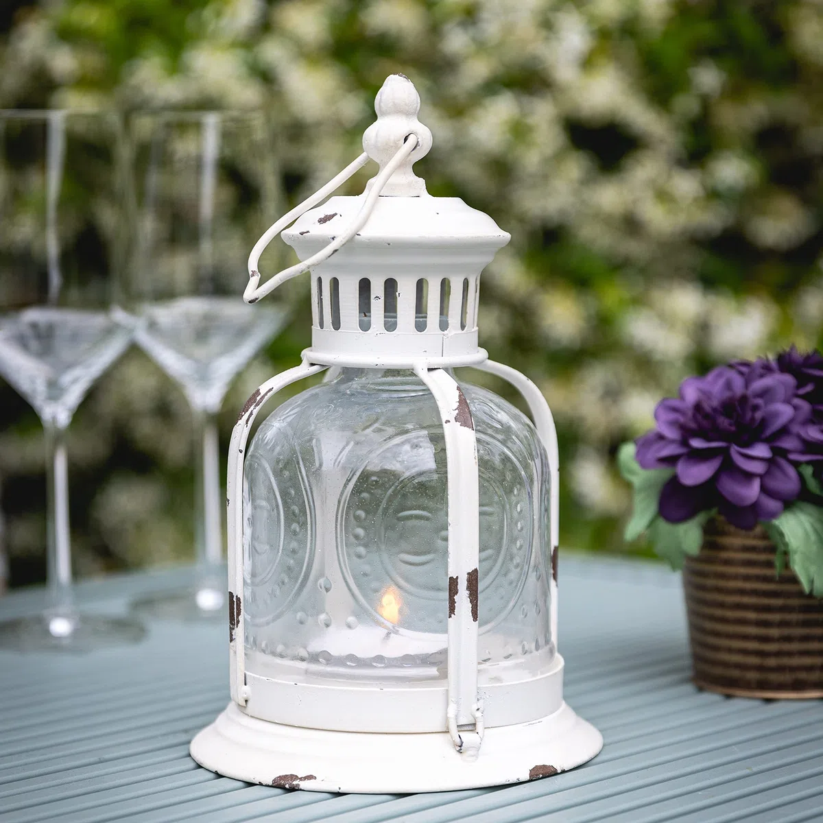 Stonebriar - Farol de Metal Blanco Desgastado Antiguo, úsalo como decoración para Fiestas de cumpleaños, un Centro de Mesa rústico de Boda, o CREA un Ambiente Relajante de SPA, para Uso en Interiores