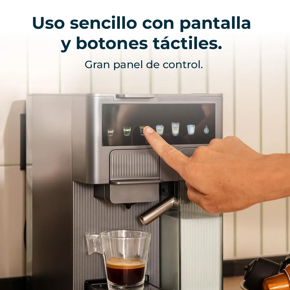 Cecotec Cafetera Cápsulas Express con Tanque de Leche FreeStyle Latte T. 1350W, 20 Bares, Compatible con Café Molido, Dolce Gusto, Nespresso y K-Fee, Depósito 1,6L de Agua y 400ml de Leche