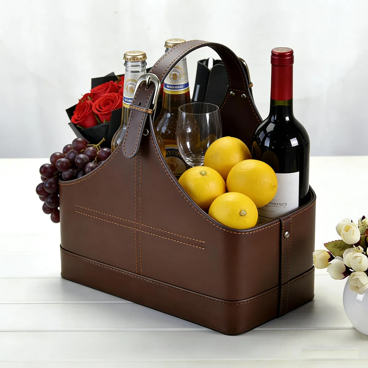 Cesta de almacenamiento de cuero, estructura de MDF, soporte para revistas, flores de vino, frutas, con asa superior para regalos de vacaciones (pequeño, café)