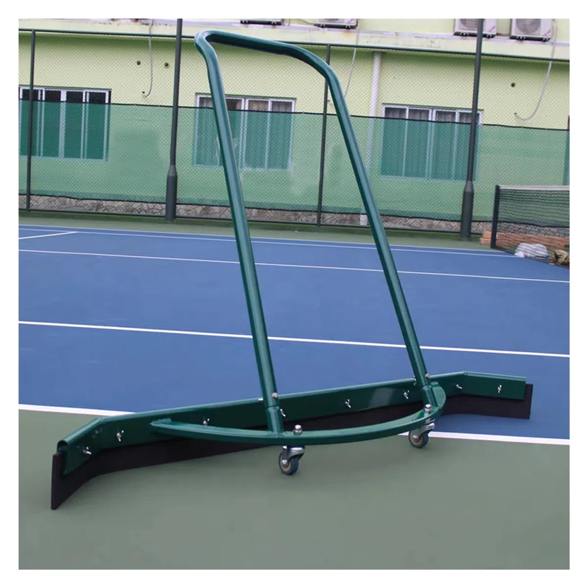 Rasqueta de suelo resistente para eliminación de agua, ideal para canchas de tenis e instalaciones deportivas, cuenta con mango de 92 cm de largo para una limpieza eficiente