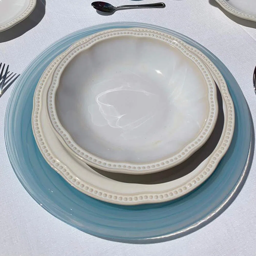 EME Pack Bajoplatos Azul Cristal con diseño de Líneas en Espiral Círculo. Diámetro: 33 cm. Contiene: 6 unidades. Bajoplatos Cristal disponible en Rosa, Azul y Ámbar