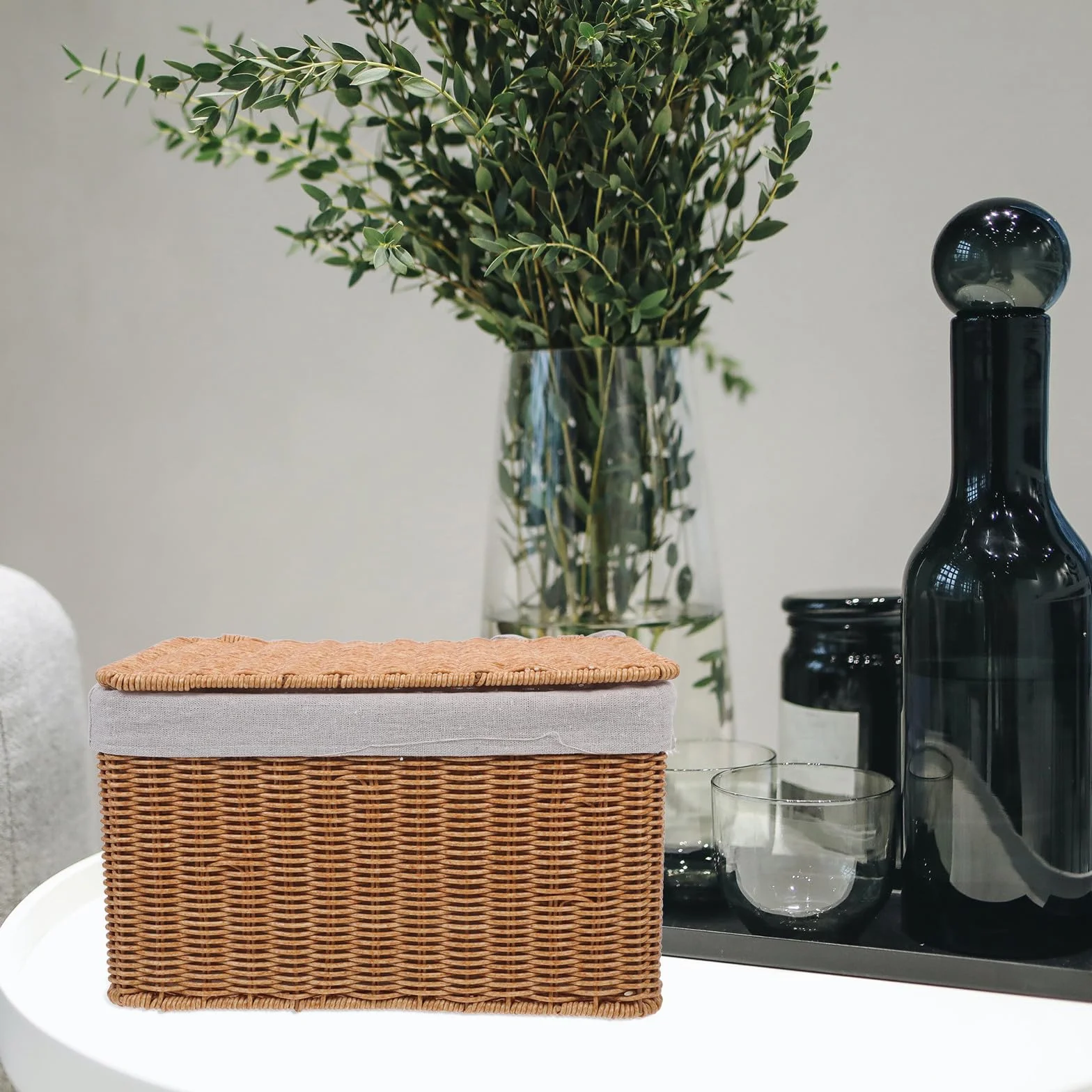 Cesta Rectangular de Mimbre Sintético con Tapa y Forro Interior, Tamaño Mediano 32x22x18 Cm, Organizador Versátil para Ropa, Libros y Artículos del Hogar, Cesta de Almacenaje