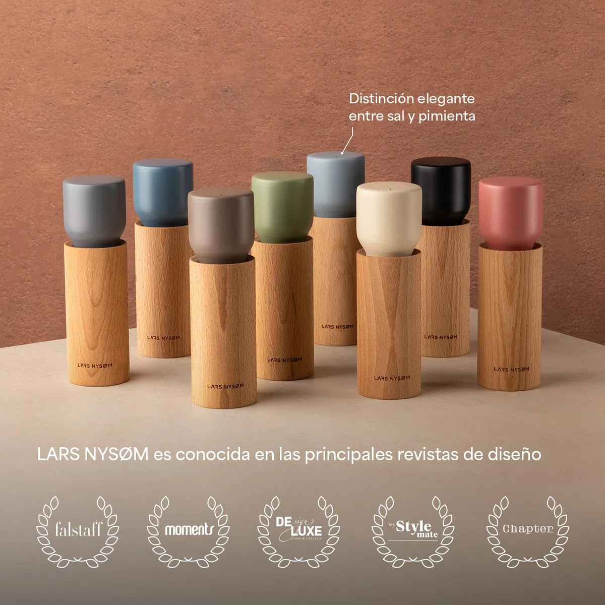 LARS NYSØM Set de molinillos manuales y bandeja en madera – Molino sal/pimienta con muelas cerámicas ajustables – Elegante diseño de haya para cocina o mesa (Green/Beige)