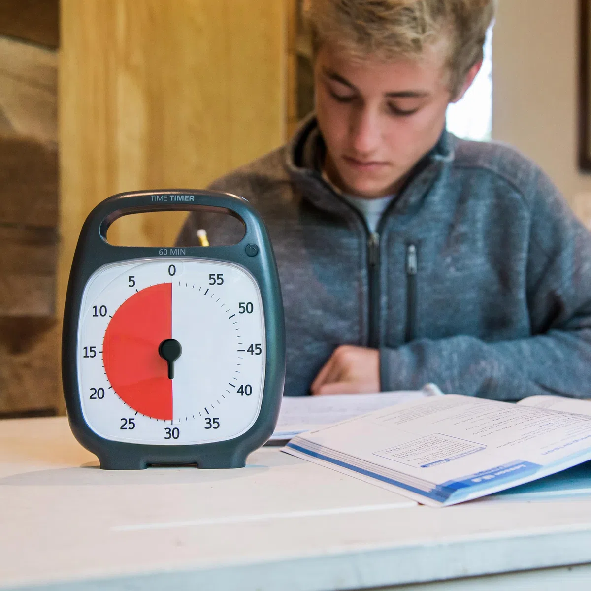 Time Timer PLUS Temporizador visual analógico de 60 minutos; Alerta opcional (dial de control de volumen); Operación silenciosa (sin tic-tac); Herramienta de gestión del tiempo (carbón)