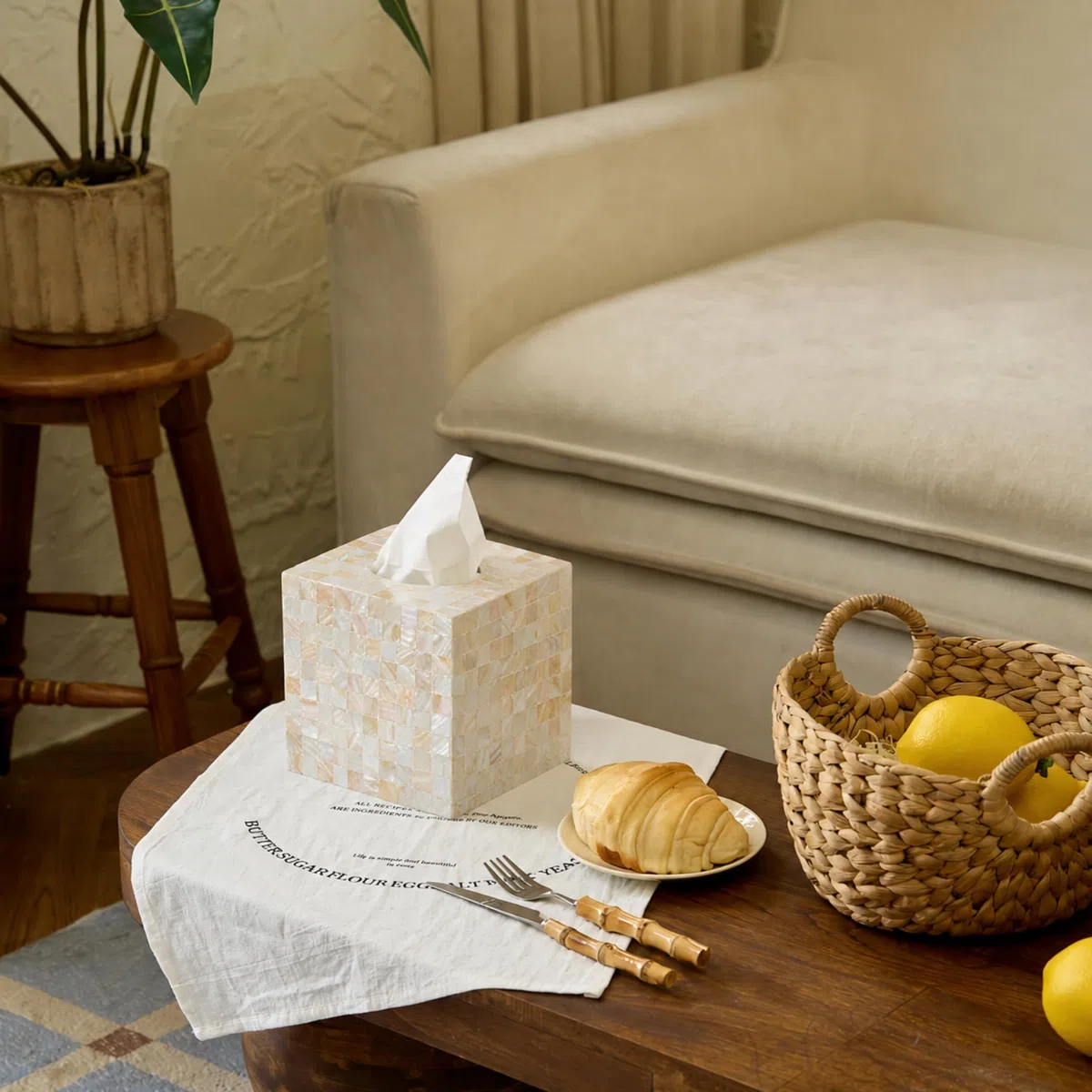 Funda para caja de pañuelos de nácar de 5.9 pulgadas, soporte cuadrado hecho a mano con parte inferior deslizante, dispensador de servilletas decorativo para baño, dormitorio, cocina, oficina