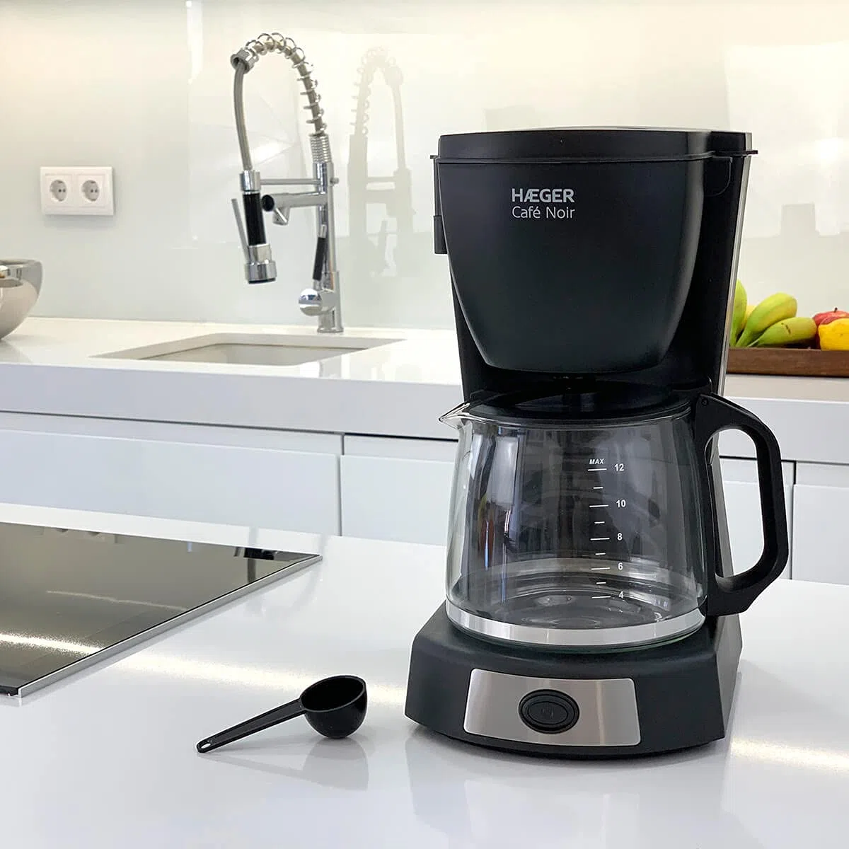 HAEGER CAFÉ Noir - Cafetera de Goteo, Capacidad 12 Tazas, 680W de Potencia, Placa calentado para Mantener el Calor, indicador de Nivel de Agua, Sistema Anti-Goteo, Jarra de Vidrio con Tapa articulada