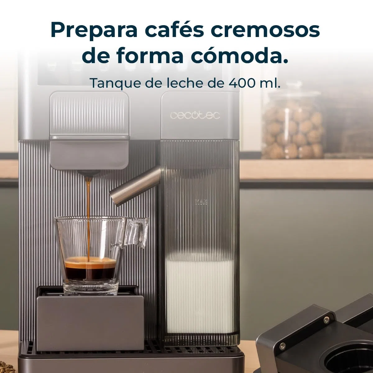 Cecotec Cafetera Cápsulas Express con Tanque de Leche FreeStyle Latte T. 1350W, 20 Bares, Compatible con Café Molido, Dolce Gusto, Nespresso y K-Fee, Depósito 1,6L de Agua y 400ml de Leche