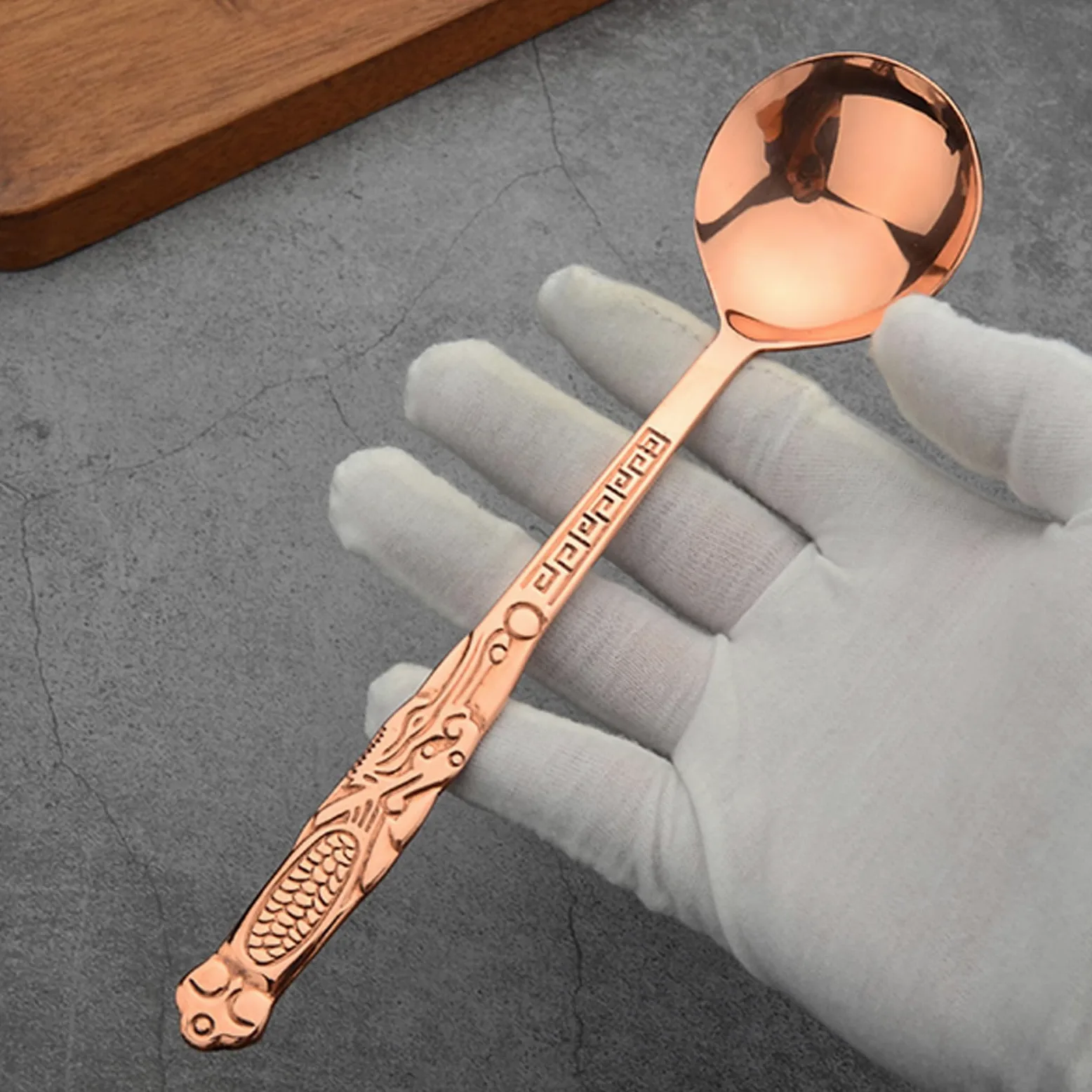 Cuchara de cobre 100 % puro, forja de 7.87 pulgadas como una cuchara de cobre con patrón retro antiguo, adecuada para cenas familiares, restaurantes, postres, pasteles, helados (1)