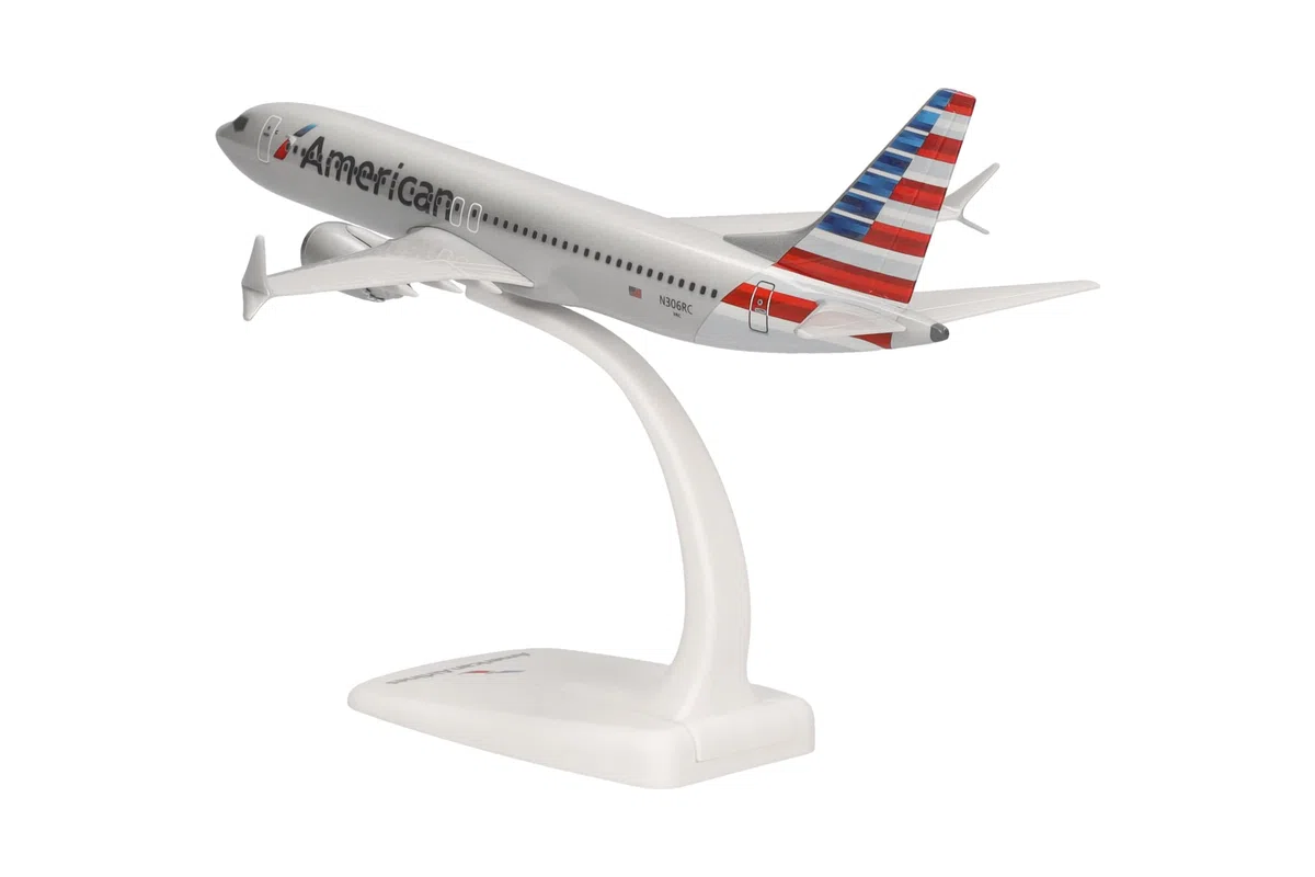 Herpa Miniatura del avión American Airlines Boeing 737 MAX 8 - N306RC - Snap-Fit, Escala 1/200, Modelo prefabricado, maqueta de colleción, modelismo, Avion con Soporte, Figura plástico