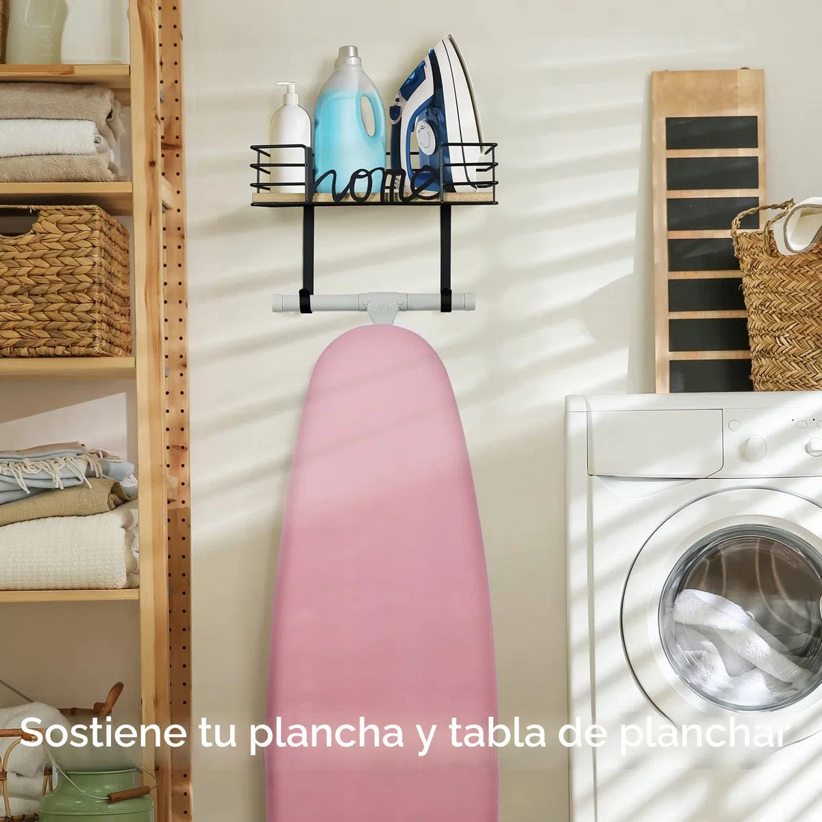 TJ.MOREE Soporte de pared para tabla de planchar, soporte para plancha y tabla de planchar con gran cesta de almacenamiento de madera y ganchos extraíbles (negro)