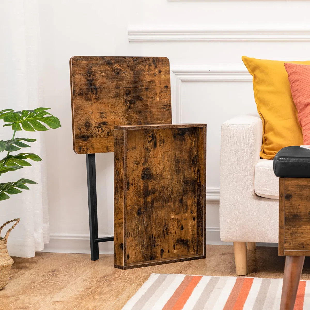 HOOBRO Mesa Auxiliar con Bandeja, de Sofá Plegable con Bandeja Extraíble de Madera, Mesita de Café de Estilo Vintage con Estructura Metálica, Estilo Industrial Contemporáneo, Marrón Rústico EBF29BZ01