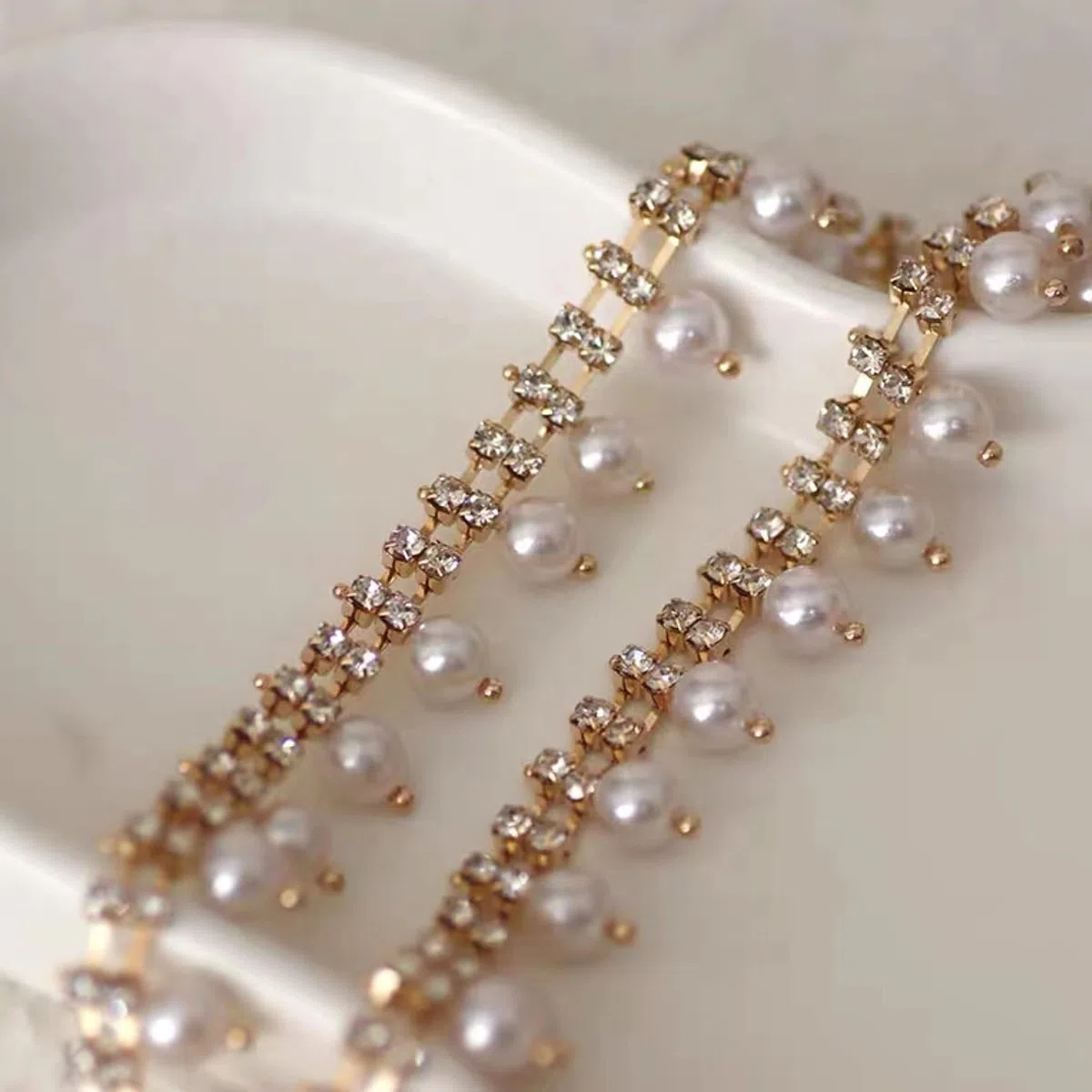 Aplique de cadena de diamantes de imitación brillantes de 1 yarda, cadena de cierre de cristal con cuentas de perlas incrustadas para costura, manualidades, fiesta, accesorios de decoración (dorado)