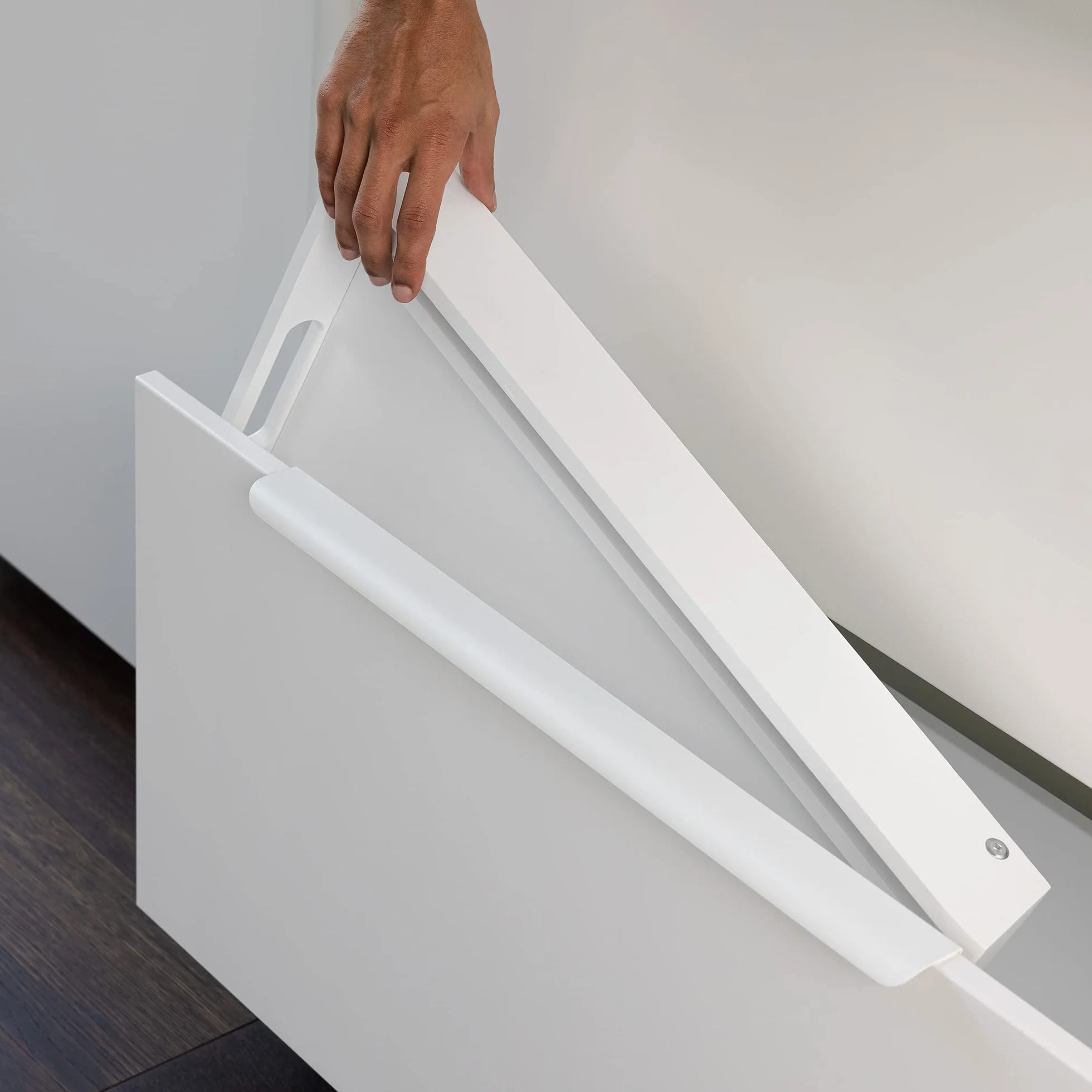 Navaris Bandeja Plegable para Cama - Mesa de bambú con Patas para sofá - Bandeja para Transportar Desayuno Comida Cena - Mesita Auxiliar en Blanco