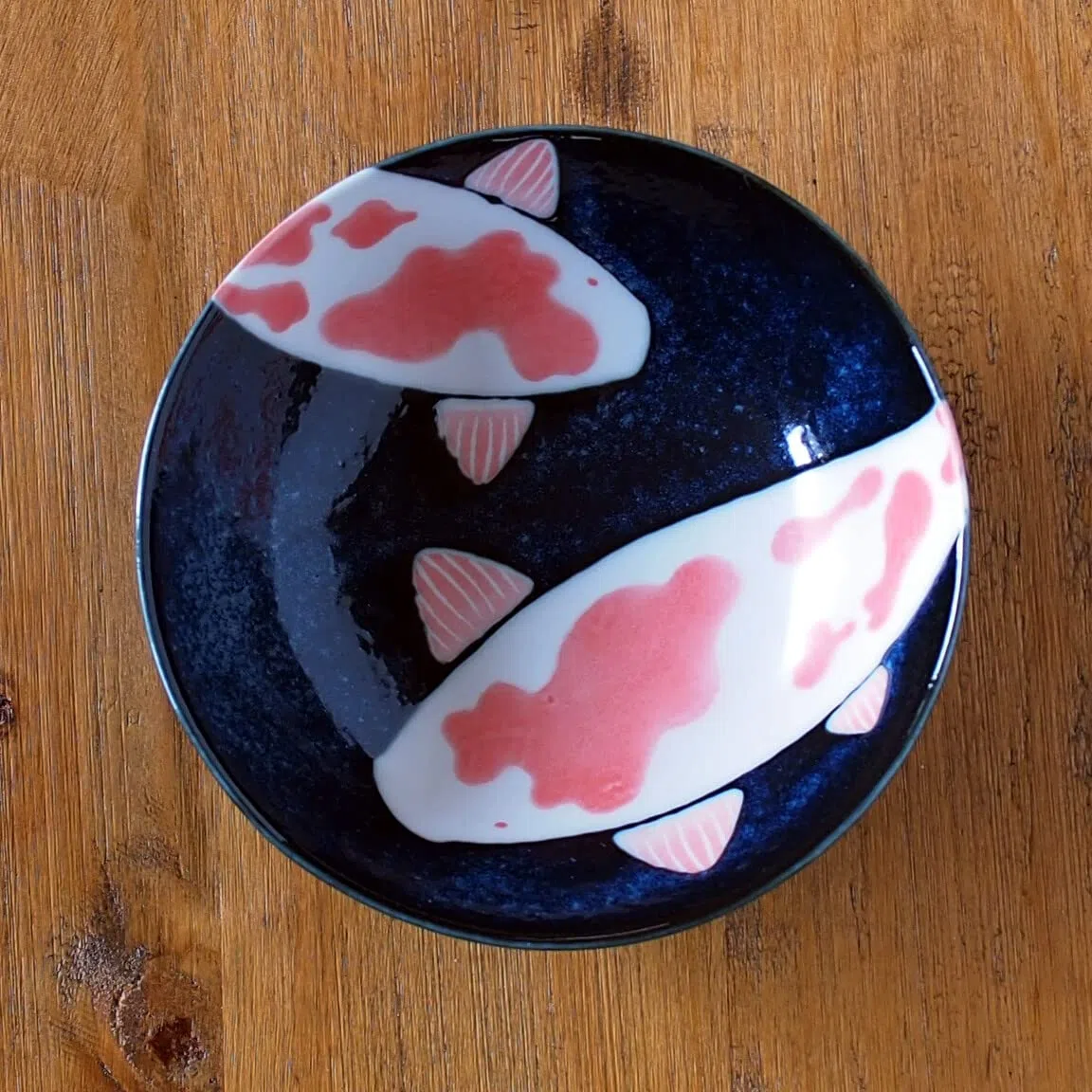Cuenco japonés de arroz de cerámica Mino-yaki, juego de 2 cuencos, 14,5 cm, diseño de carpa roja, color negro, fabricado en Japón